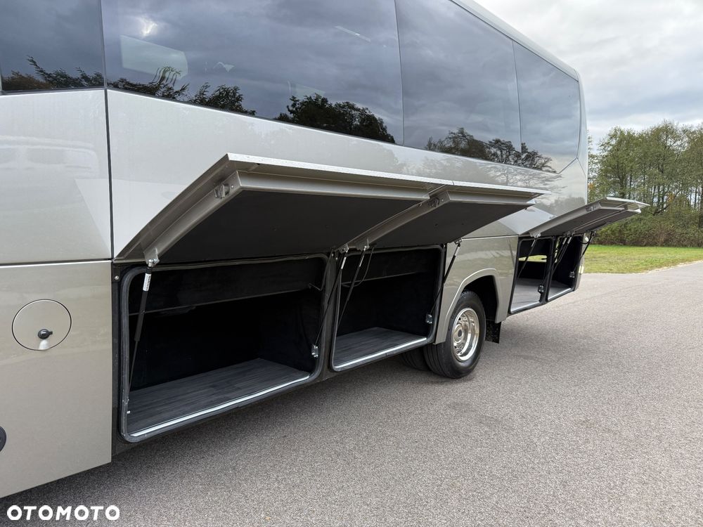 Mercedes-Benz Sprinter 519 - 21