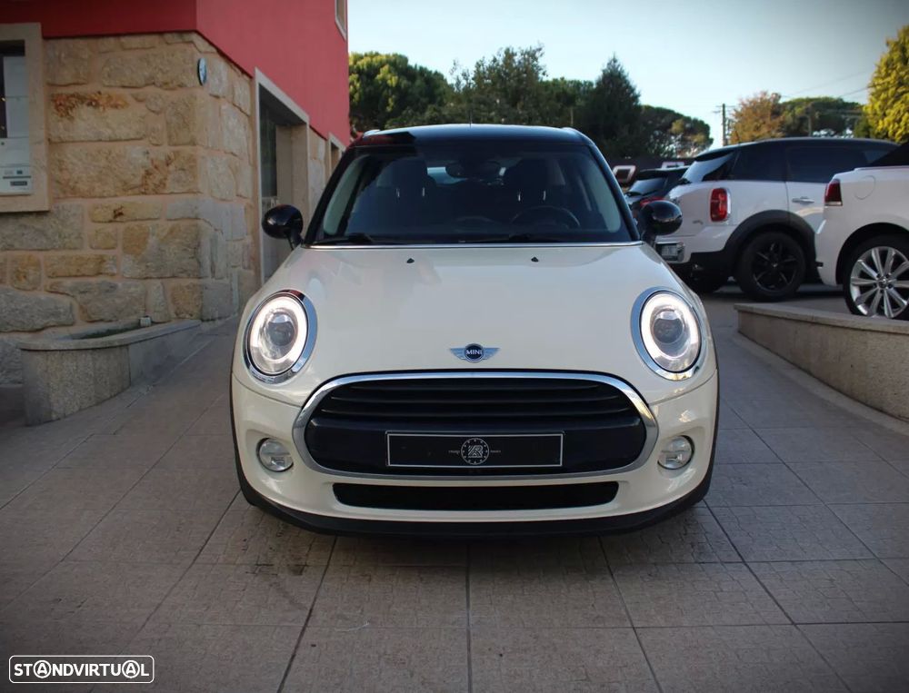 MINI 5 Portas Cooper D Auto - 2