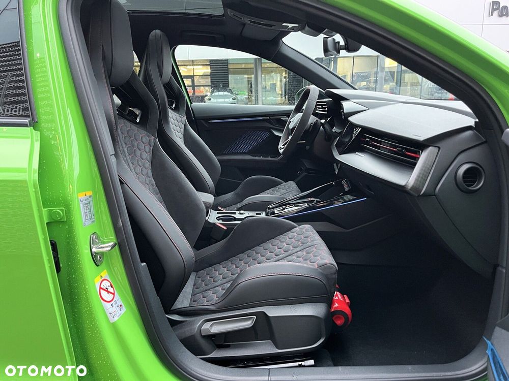 Audi RS3 Limousine - 17