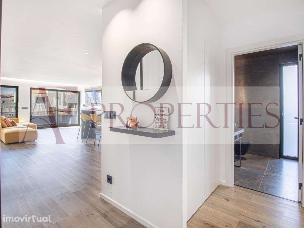 Moradia de luxo isolada com piscina aquecida, jardim e acabamentos ... - Grande imagem: 3/60