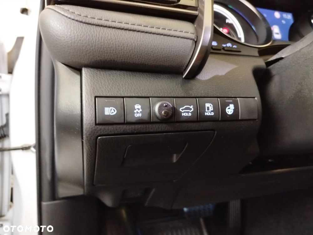 Toyota Camry 2.5 Hybrid Executive CVT - 23