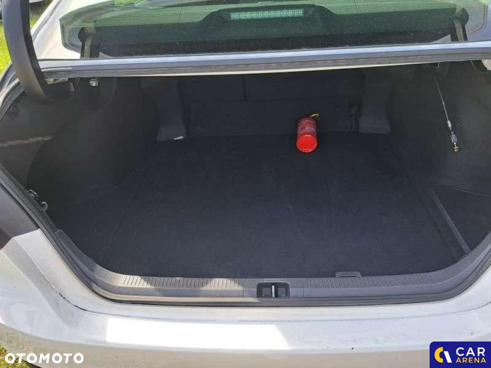Toyota Camry - 29