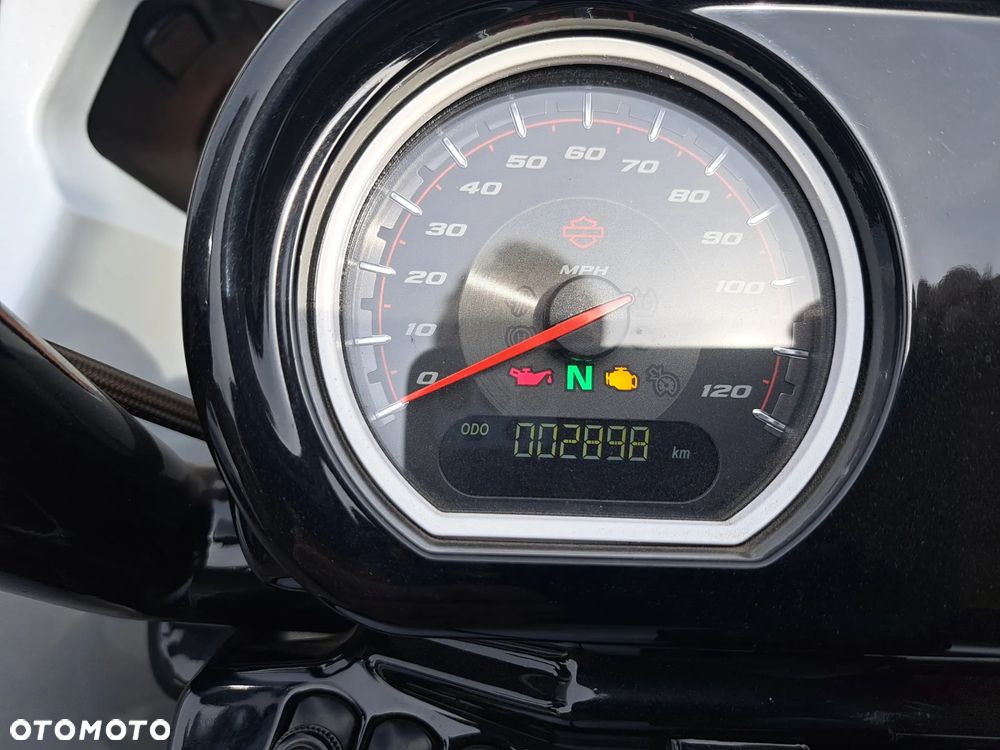 Harley-Davidson Touring Road Glide - 8