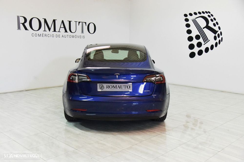 Tesla Model 3 - 5
