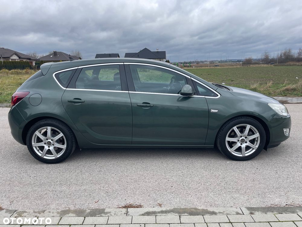 Opel Astra 1.7 CDTI Cosmo - 27