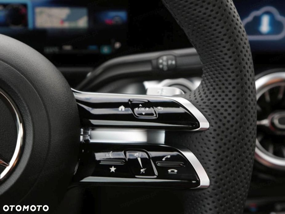 Mercedes-Benz GLB 200 AMG Line 7G-DCT - 10
