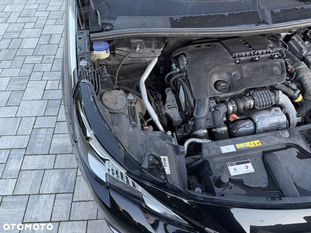 Peugeot 3008 1.6 BlueHDi Active S&S EAT6 - 31