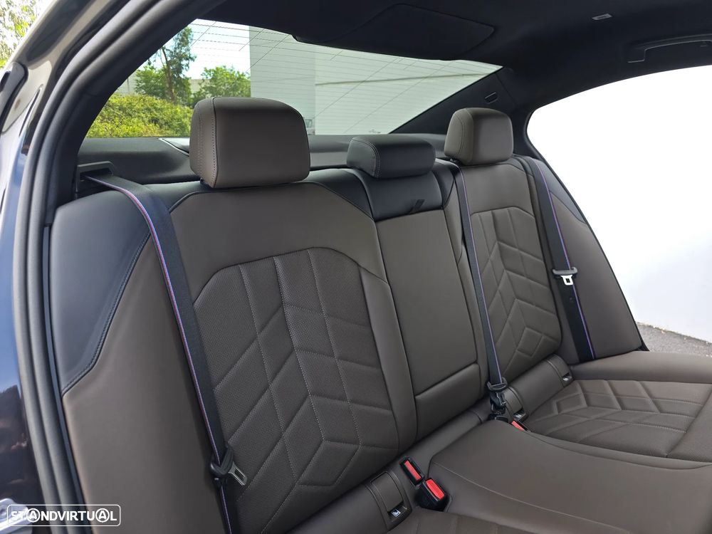 BMW 530 e Pack Desportivo M Pro - 42