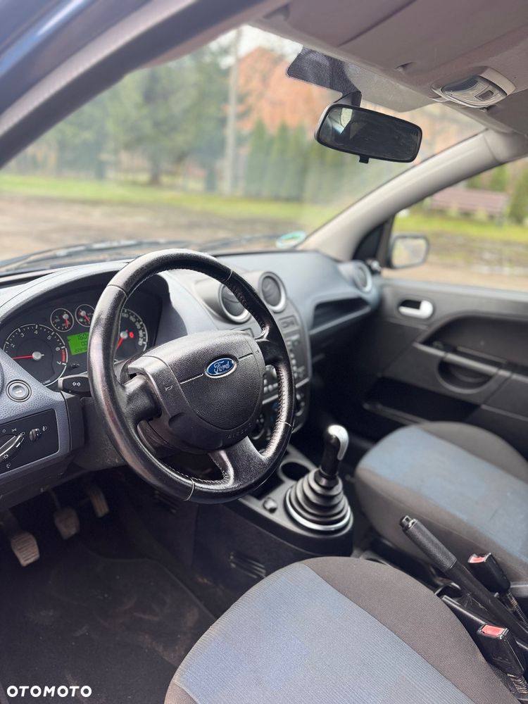 Ford Fiesta - 4