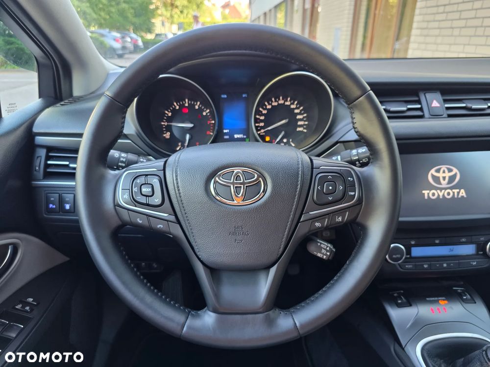 Toyota Avensis - 28