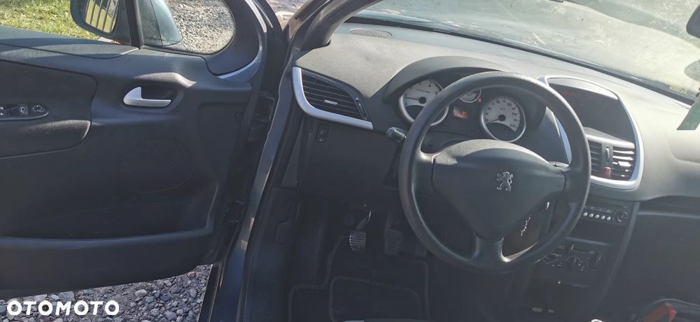 Peugeot 207 1.4 16V Trendy - 6