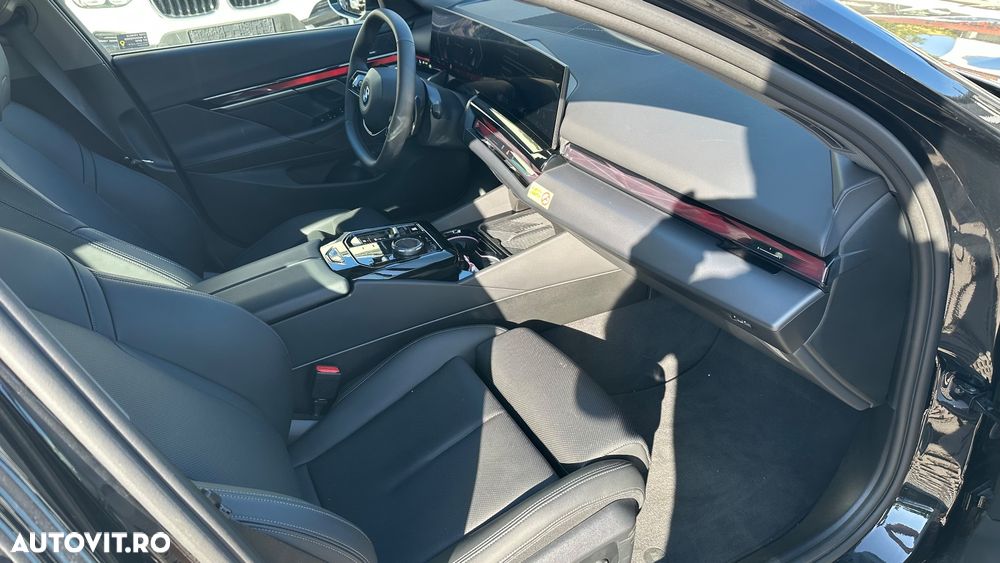 BMW Seria 5 - 29