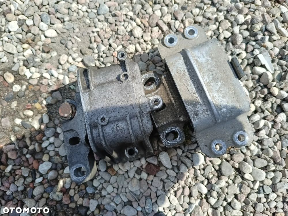 VW PASSAT B6 1.9 TDI PODUSZKI SILNIKA KOMPLET LEWA PRAWA - 1