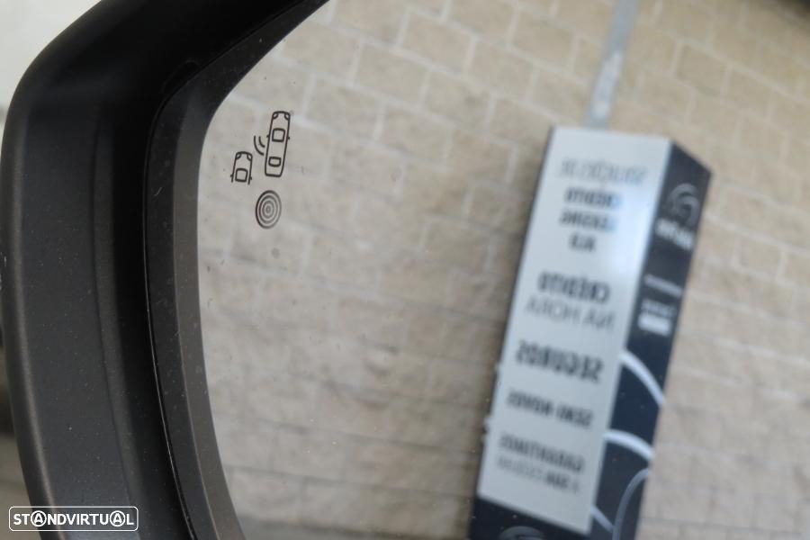 Peugeot 2008 1.2 Hybrid Allure e-DCS6 - 33