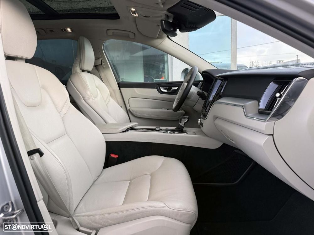 Volvo XC 60 2.0 D4 Momentum Plus Geartronic - 33