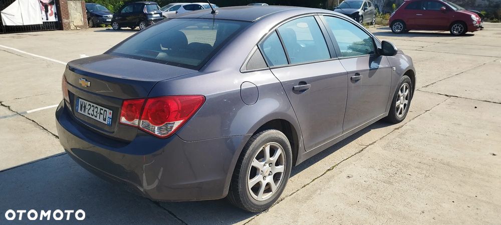 Chevrolet Cruze sedan GQK Kompletny tył - 2