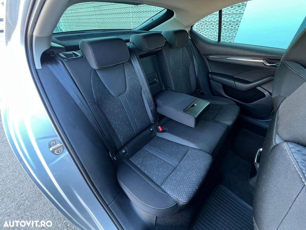 Skoda Octavia 2.0 TDI DSG Ambition - 13