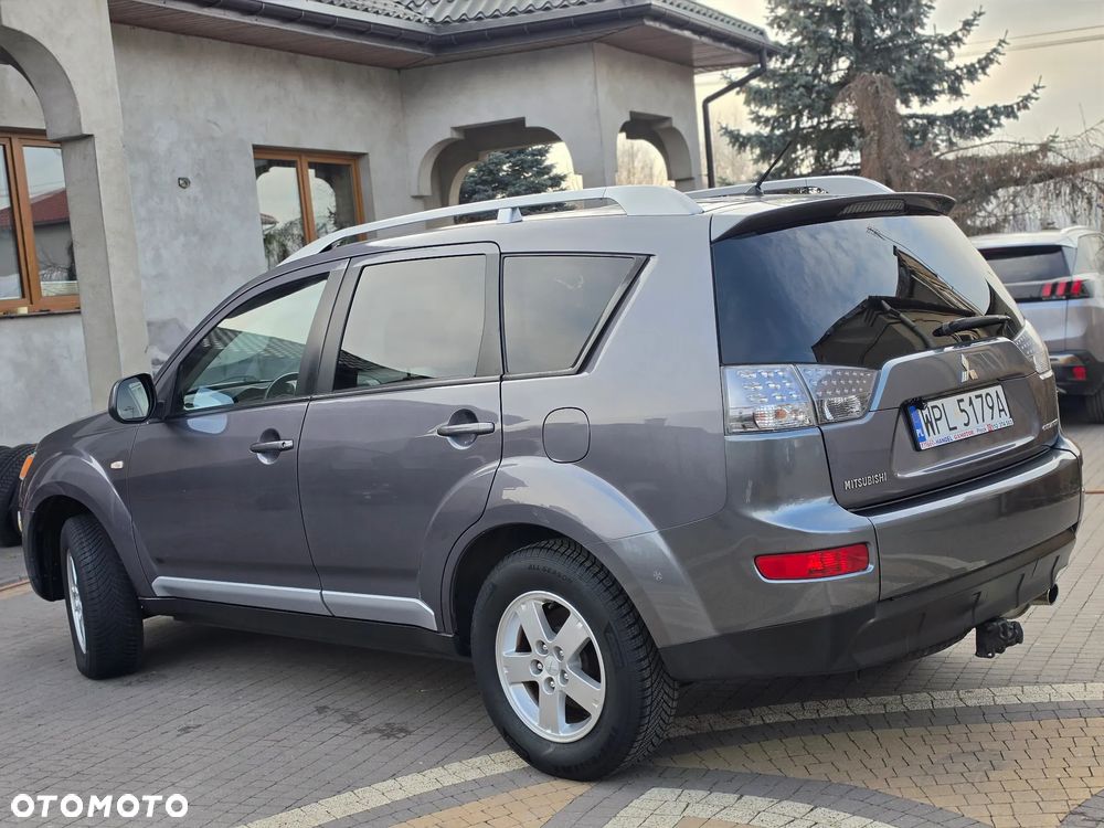 Mitsubishi Outlander - 8