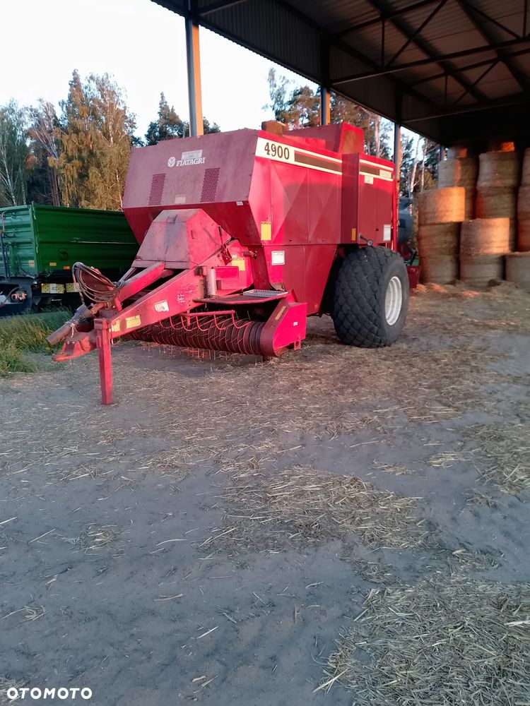 Massey Ferguson HESSTON 4900 Duża Kostka - 1