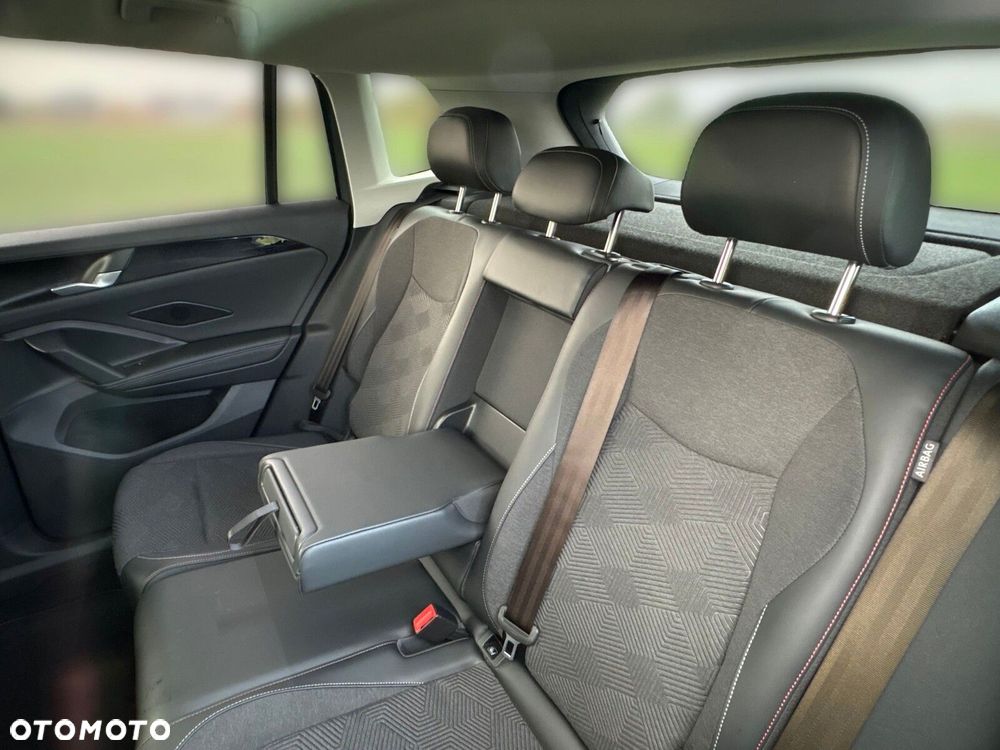 Volkswagen Tiguan - 16