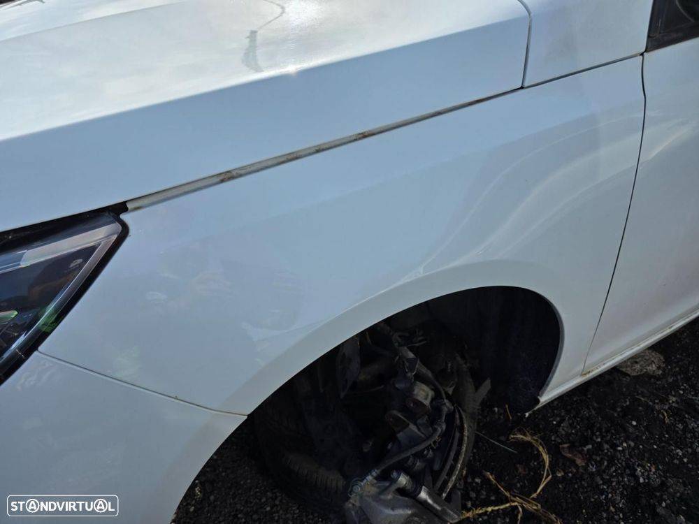 GUARDA-LAMAS FRENTE ESQUERDO PEUGEOT 308 - 1
