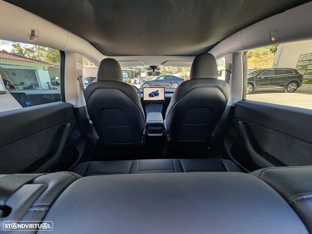 Tesla Model Y Standard - 24