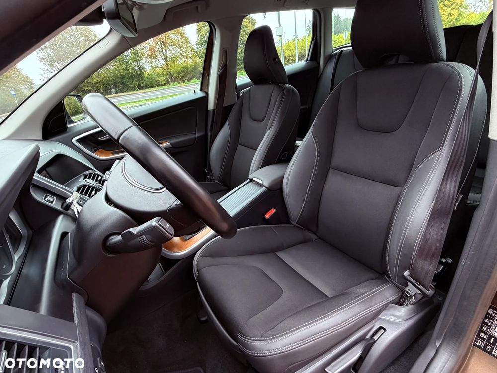 Volvo XC 60 D4 Geartronic Momentum - 27