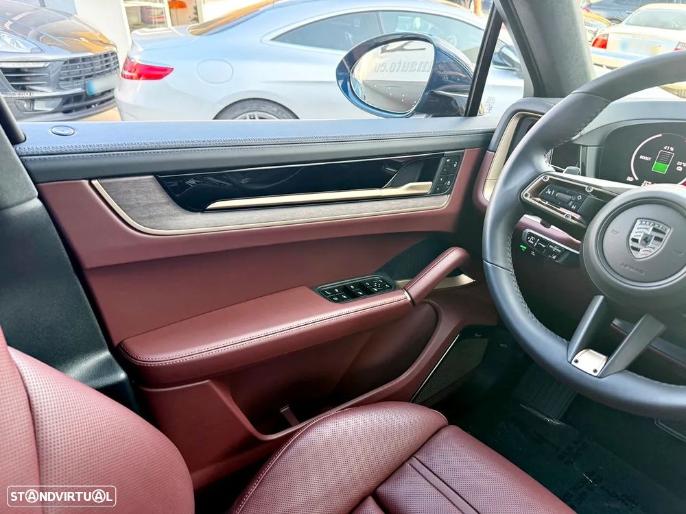 Porsche Cayenne Turbo E-Hybrid - 13