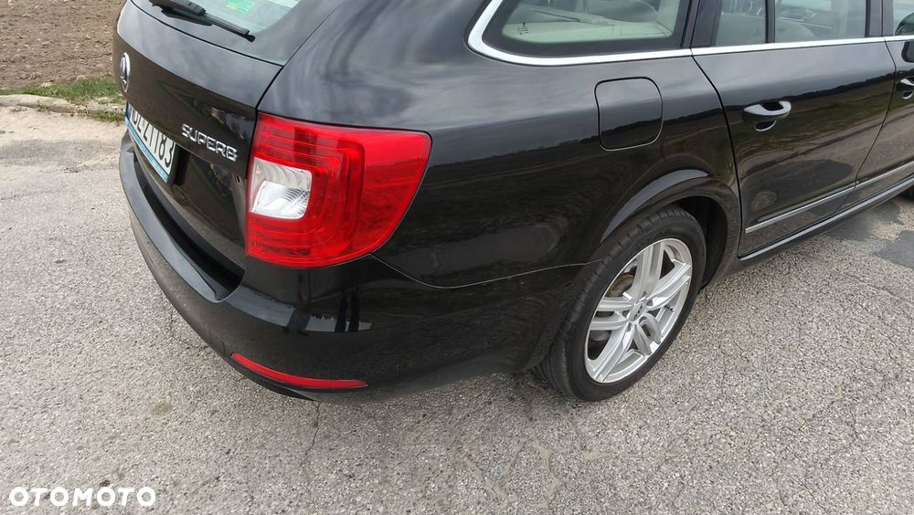 Skoda Superb 2.0 TDI Elegance DSG - 25