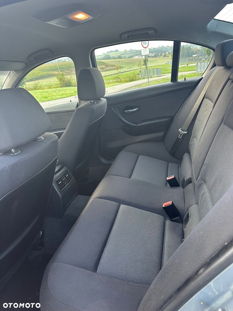 BMW Seria 3 320i - 4