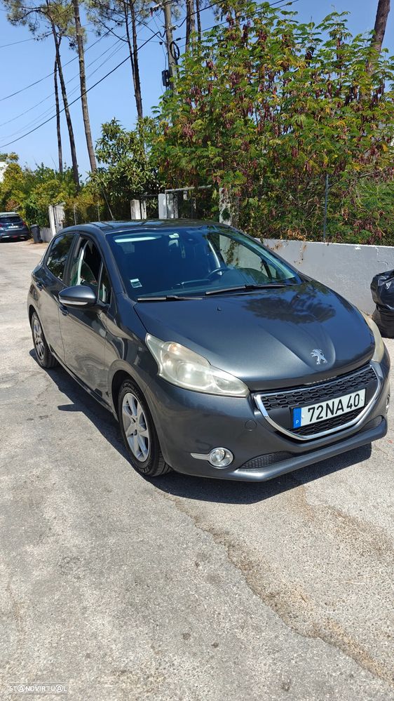 Peugeot 208 1.4 HDi - 1