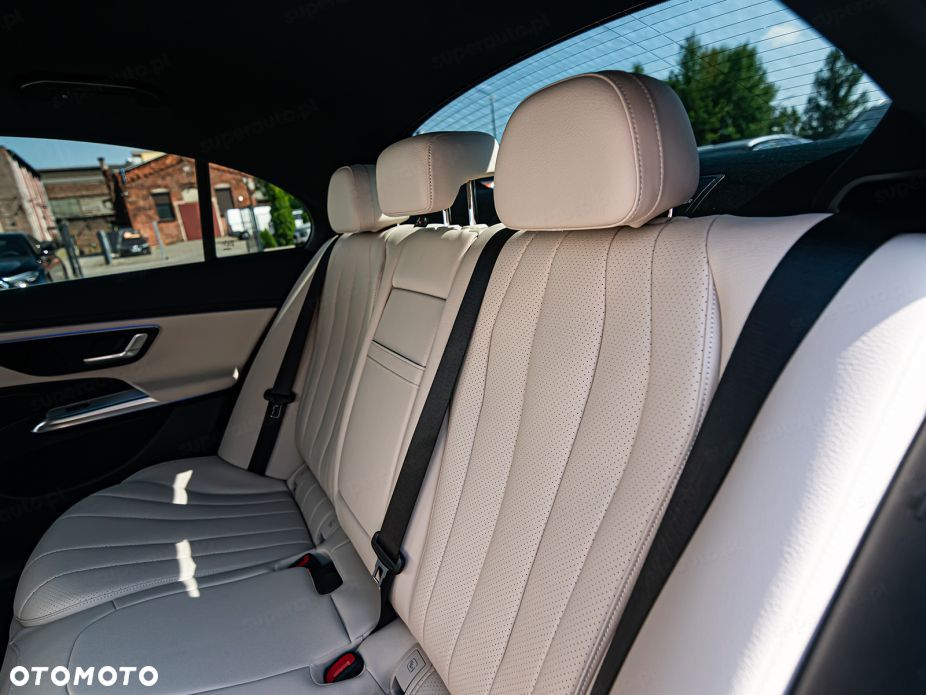 Mercedes-Benz Klasa E - 26