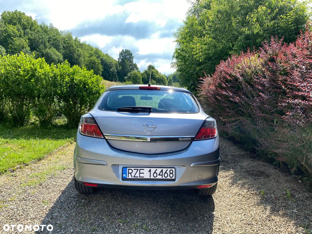 Opel Astra 1.9 CDTI DPF Cosmo - 3