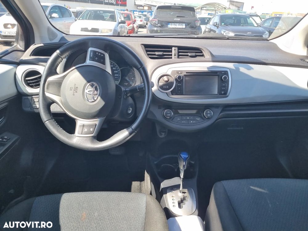 Toyota Yaris - 7