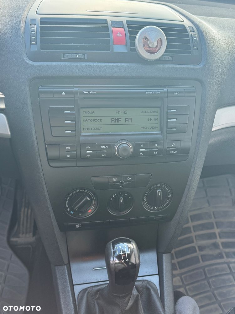 Skoda Octavia 1.6 FSI Classic - 10