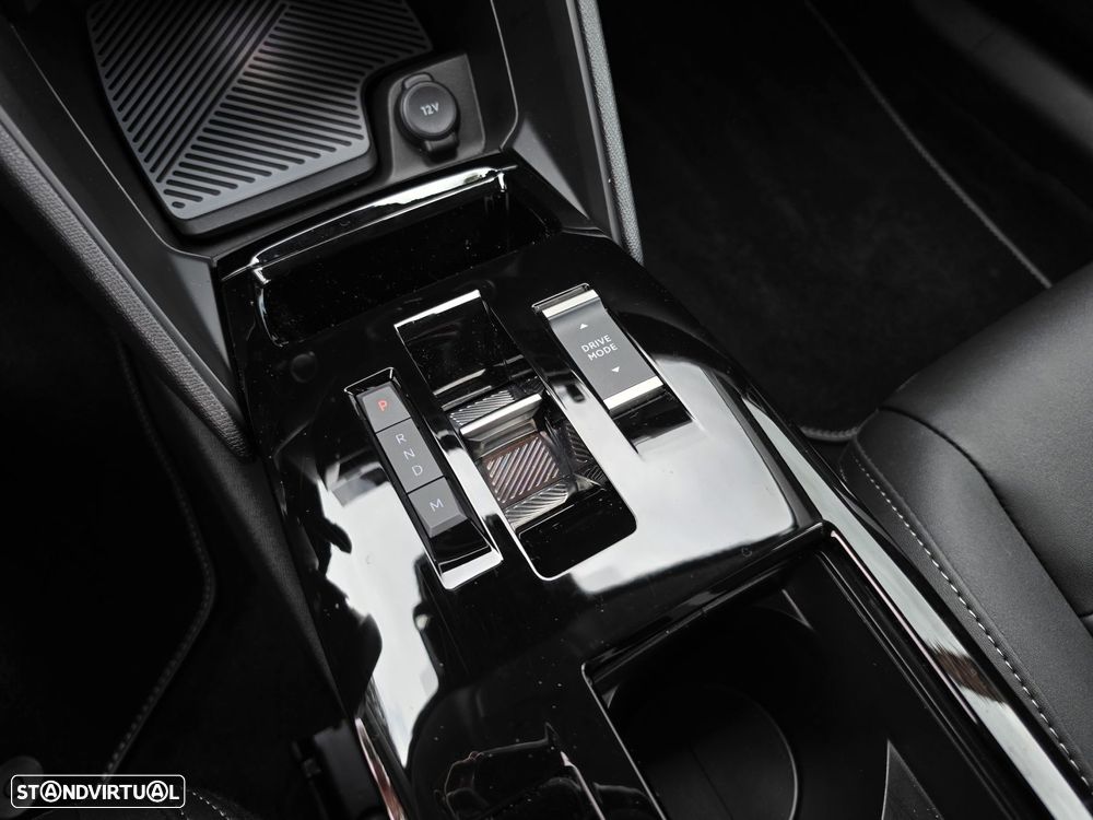 Citroën C4 1.2 PureTech Shine EAT8 - 15