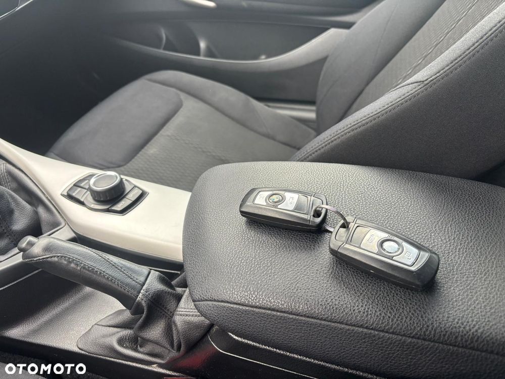 BMW Seria 1 116d Sport Line - 8