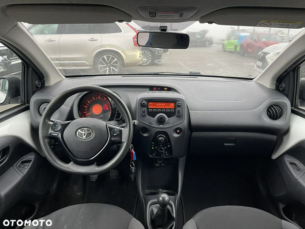 Toyota Aygo x-play - 8