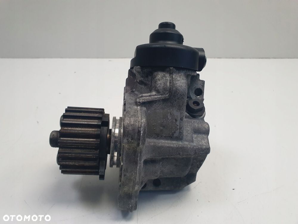 VW Passat B6 2.0 TDI POMPA WTRYSKOWA paliwa - 7