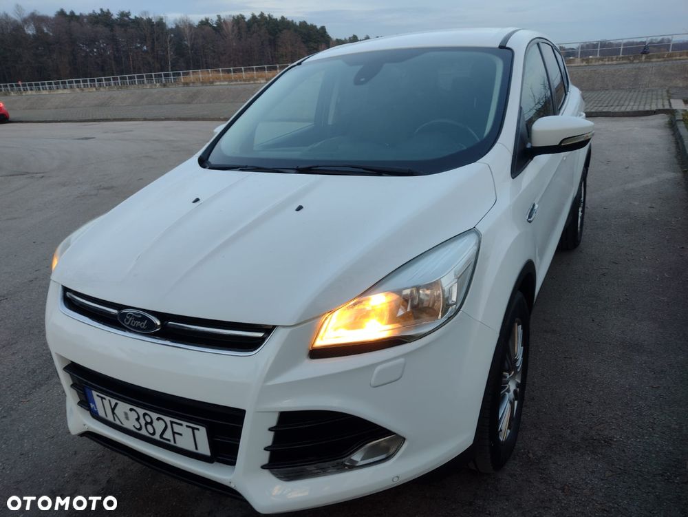 Ford Kuga 2.0 TDCi 2x4 Titanium - 2