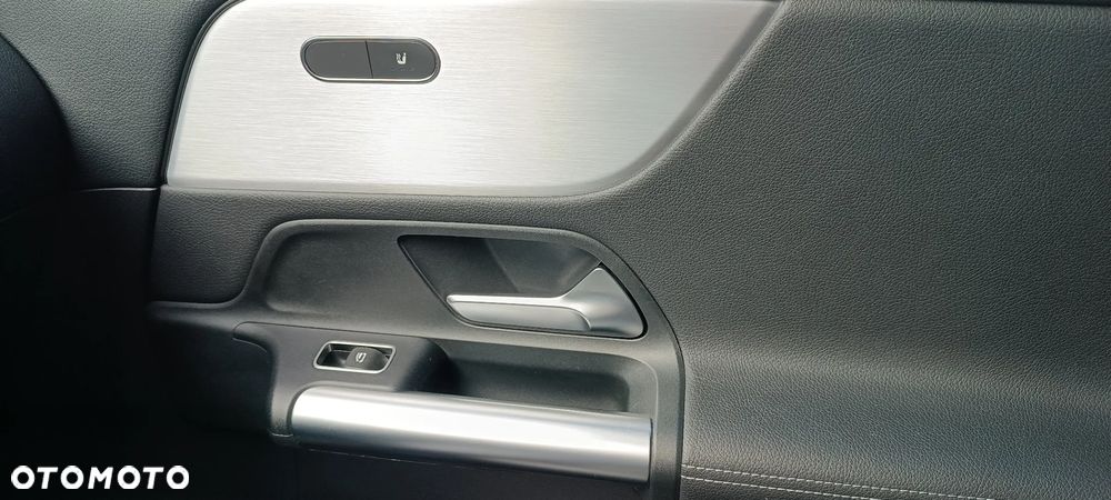 Mercedes-Benz Klasa B 180 7G-DCT Style - 28