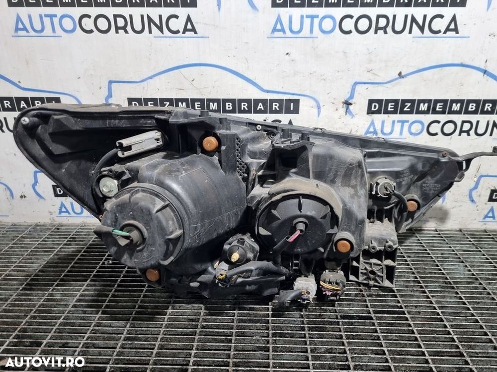 Far Stanga Mitsubishi ASX Facelift 2012 2012 - 2016 SUV 4 Usi (1259) Cu lupă - 2