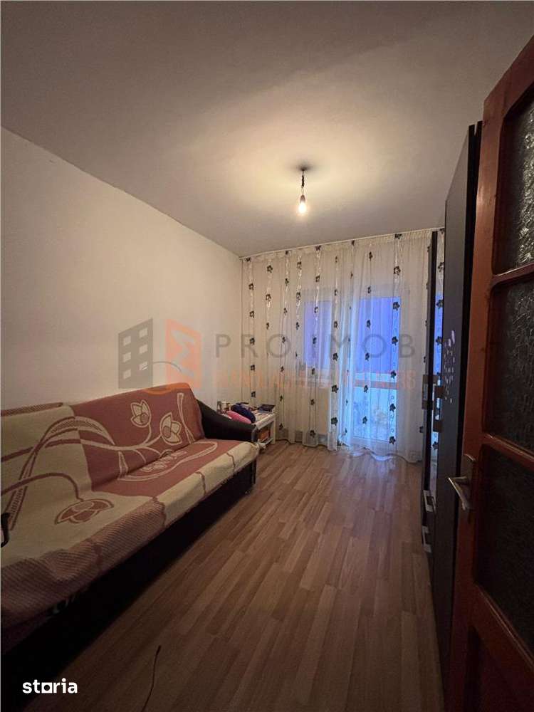 Apartament 3 camere cf 1 decomandat zona Micro 3 — fotografia 1