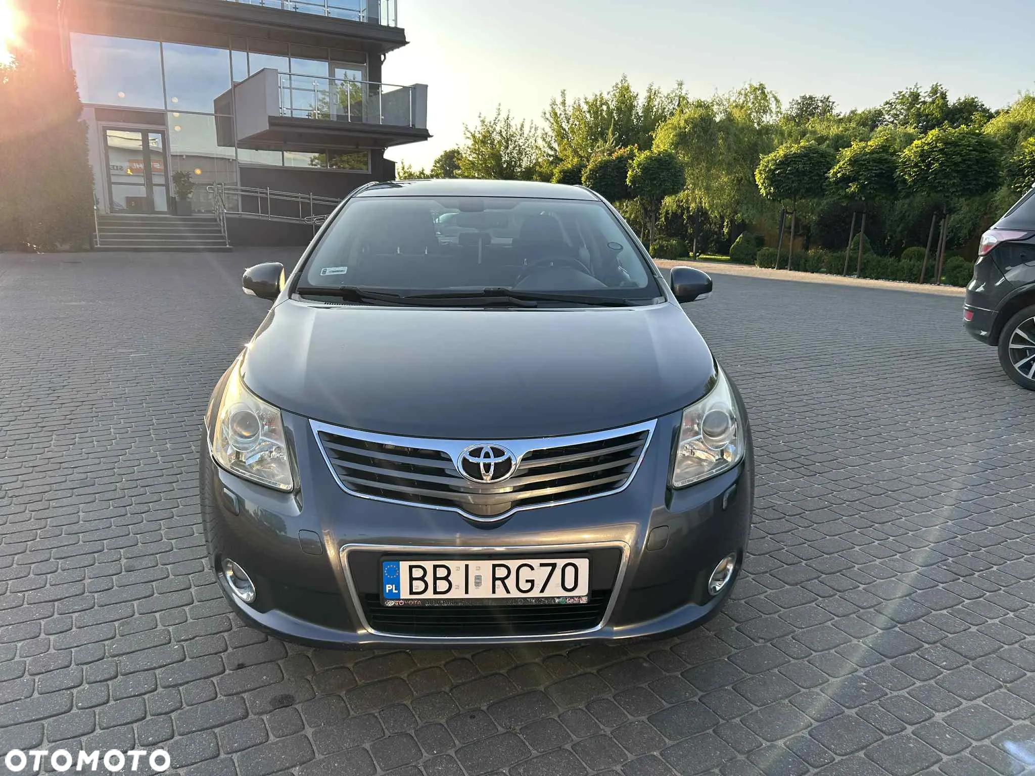 Toyota Avensis 1.8 Sol NAVI - 2