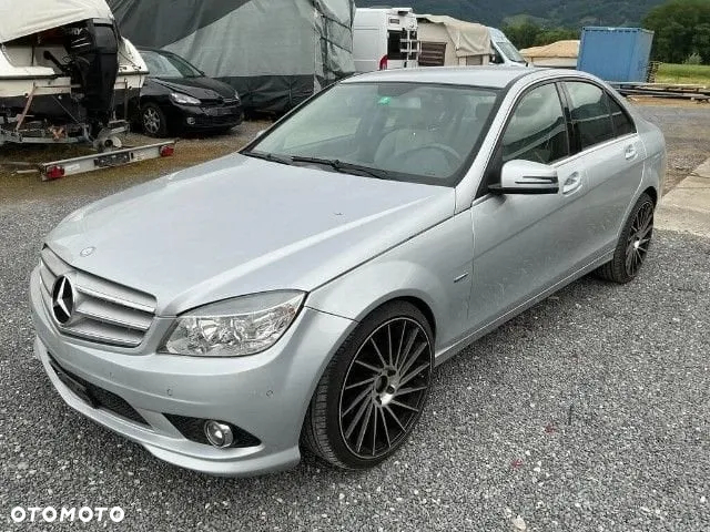 Mercedes-Benz Klasa C 250 CGI BlueEff Elegance - 2
