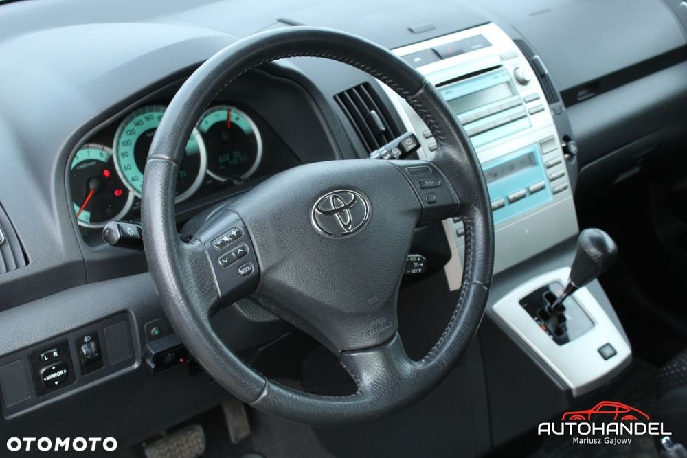Toyota Corolla Verso - 10