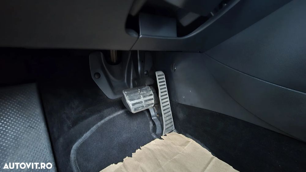 Volkswagen Passat Variant 2.0 TDI Blue TDI DSG Comfortline - 22