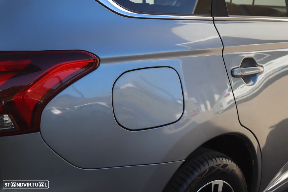 Mitsubishi Outlander - 44