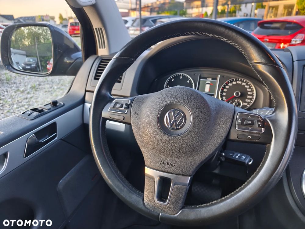 Volkswagen Multivan - 18