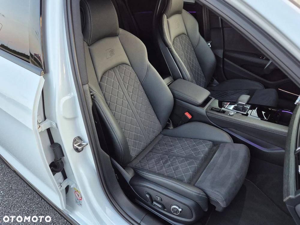 Audi A4 Avant 40 TDI S tronic S line - 34